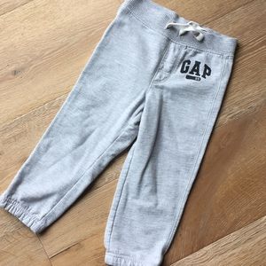 3T Gap sweats